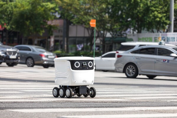 배달로봇 딜리 신규 모델.[사진=우아한형제들]