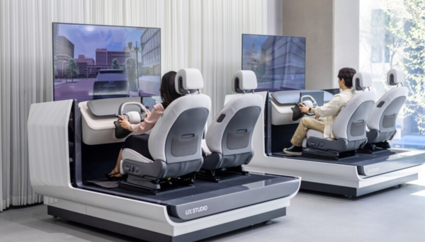 UX 캔버스 존’에서 Pleos Connect를 테스트하는 모습. /현대자동차∙기아 제공