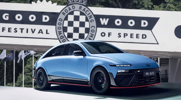 현대자동차는 지난 10일 영국에서 웨스트서식스에서 열린 ‘2025 굿우드 페스티벌 오브 스피드'에서 아이오닉 6 N을 공개했다고 14일 밝혔다./그래픽=그린포스트코리아, 사진=굿우드, 현대차 홈페이지 