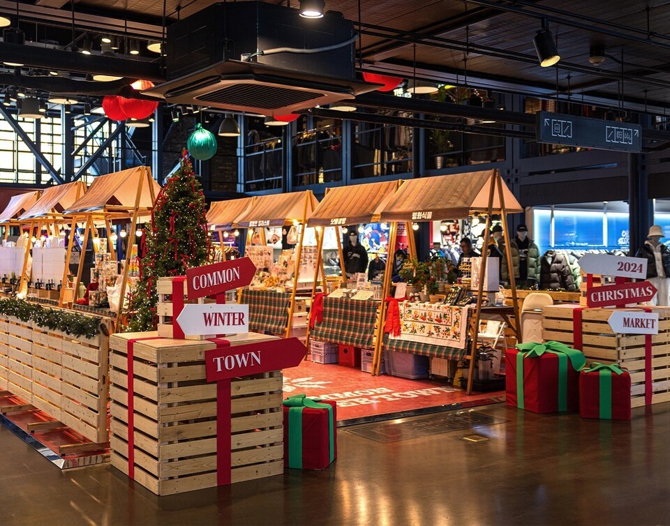 만만한녀석들이 운영하는 테이블타임즈의 친환경 기자재들로 꾸려진 커먼윈터타운 플리마켓. /만만한녀석들 제공