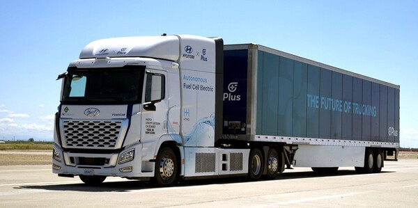 자율주행이 탑재돼 최근 미국 타임지의 '2025 최고의 발명품'에 선정된 현대자동차의 엑시언트 수소전기트럭. /현대자동차 제공