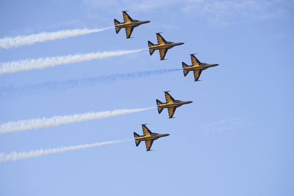 블랙이글 비행장면./사진=KAI