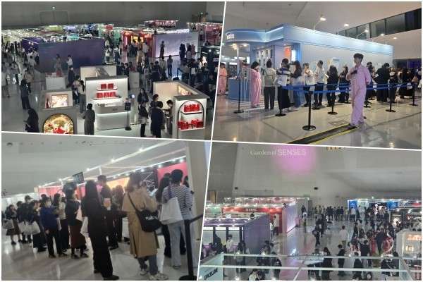 각 부스마다 관람객으로 붐비고 있다./ 장은진 기자