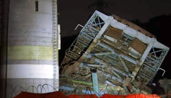 한국동서발전 울산화력발전소 해체 현장 붕괴 사고에서 의식이 있는 상태로 발견됐다가 끝내 숨진 매몰자의 시신이 9일 추가로 수습됐다./TV화면 캡처