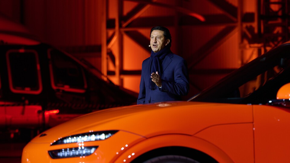 마그마 월드 프리미어 행사에서 GV60 마그마와 제네시스의 럭셔리 고성능 구현 비전을 소개한 호세 무뇨스 현대차 대표이사 사장. /제네시스